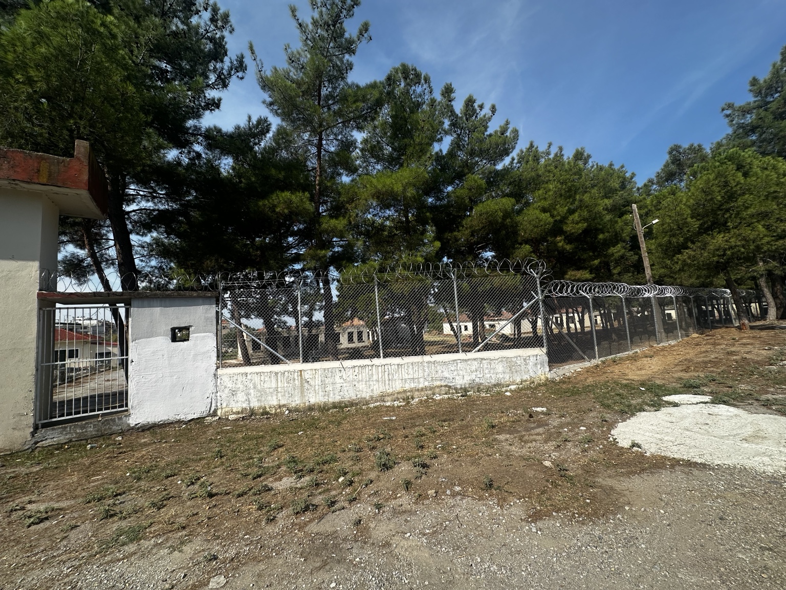 Η νέα περίφραξη στο πρώην στρατόπεδο Παπαβασιλείου στα Διαβατά